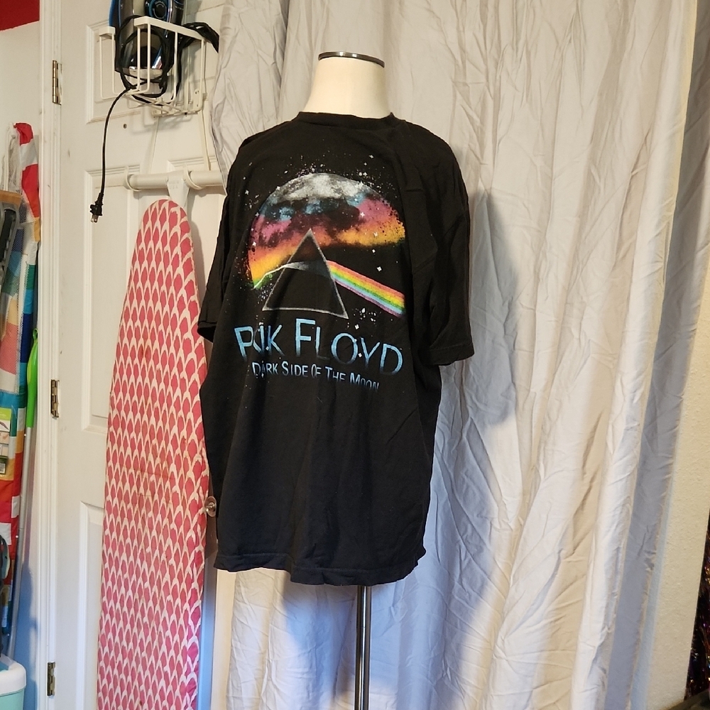 Pink Floyd Black Short Sleeve Tee with Vibrant Graphic